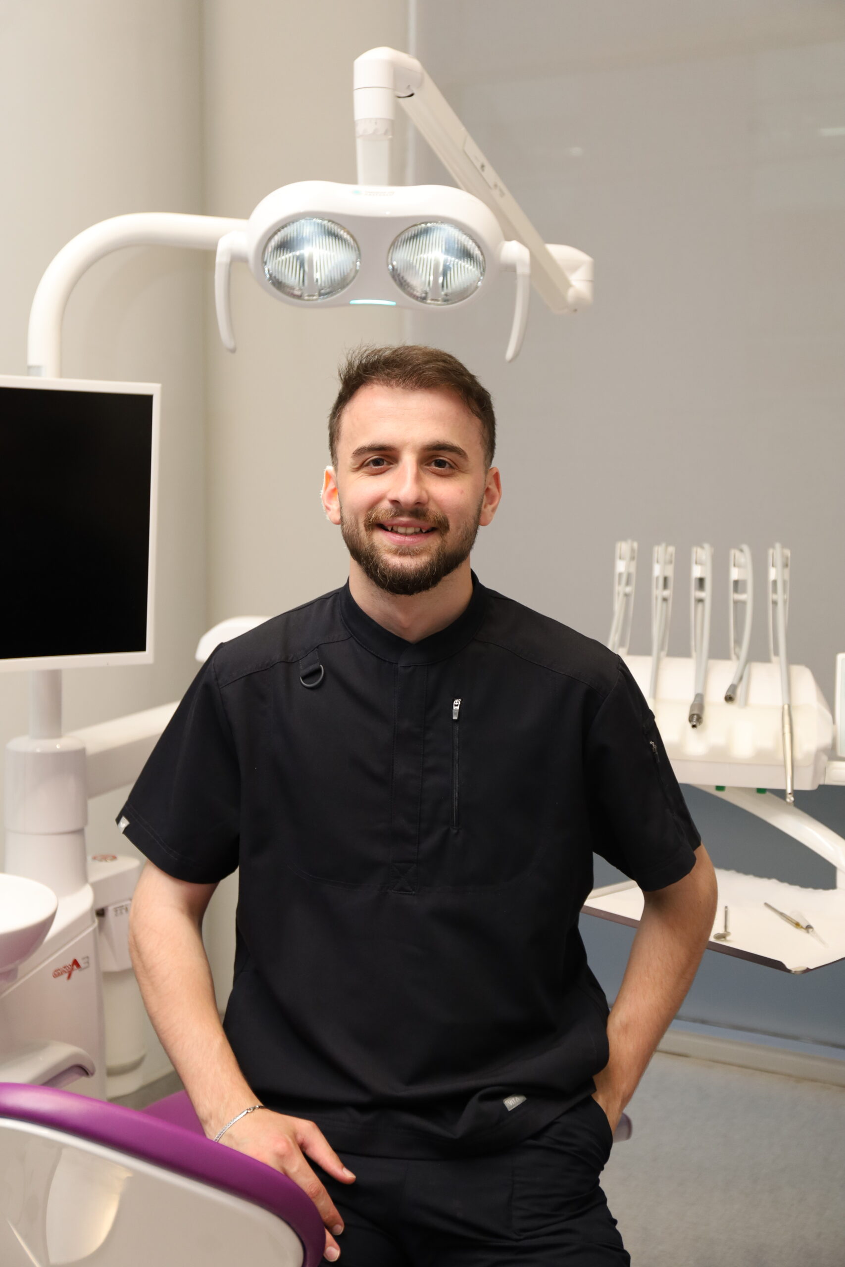 Dt. Yasin Çakır - Diş Hekimi